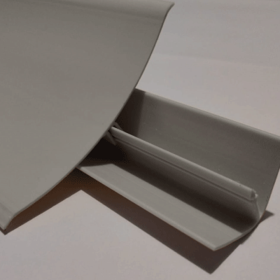 Zocalo Sanitario de PVC Con Riel de Anclaje Gris 10CM