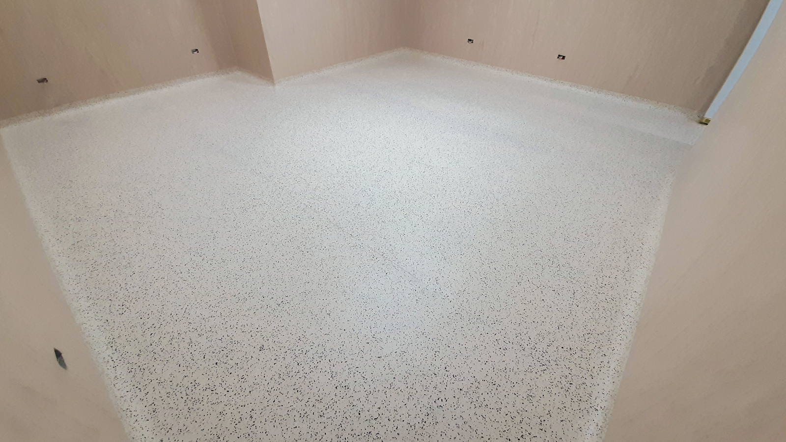 Piso Vinílico Conductivo Beige 2mm Melavinyl - Imagen 2